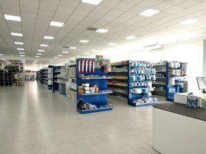 Los lineales de los almacenes Fluid Stocks de GES permiten el autoservicio del instalador