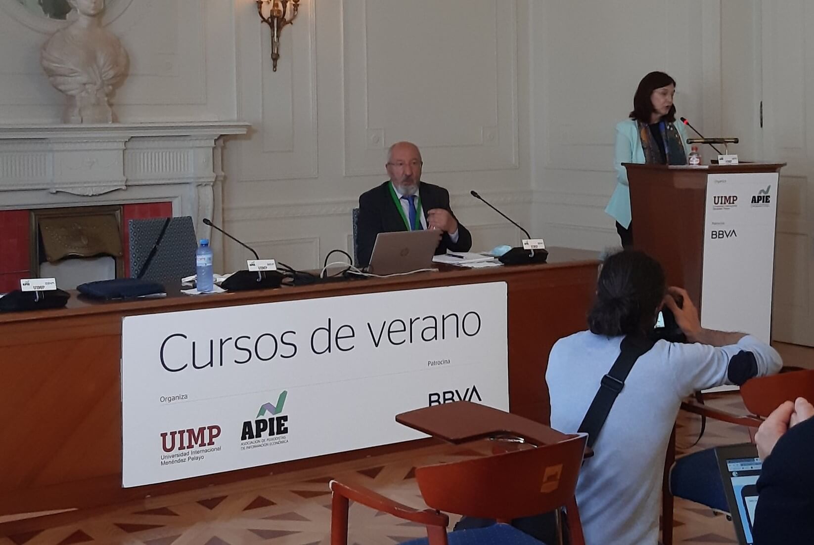 Cani Fernández, presidenta de la CNMC, durante su intervención en el foro de Apie