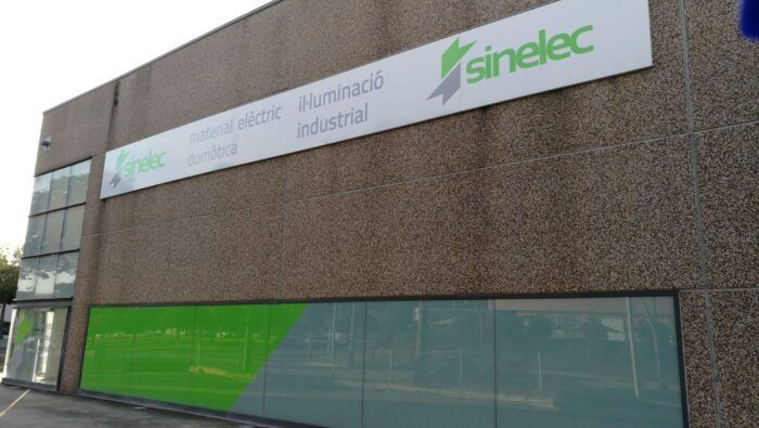 Dos nuevos puntos de venta de Sinelec, certificados como partner IAD por Schneider Electric