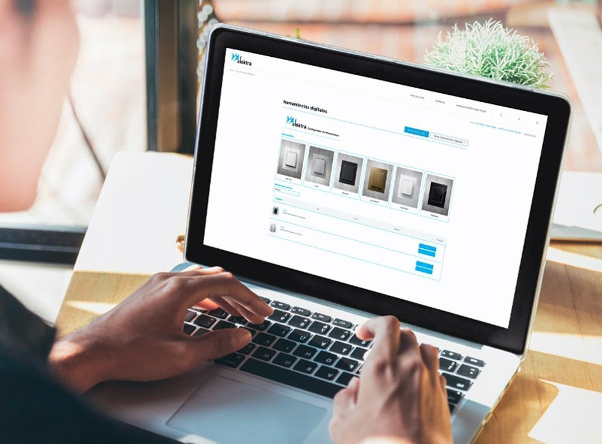 Grupo Elektra celebra el primer aniversario de su web para clientes