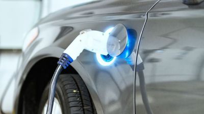 ¿Cuánto cuesta cargar un coche eléctrico? Un análisis comparativo de los precios actuales de la recarga