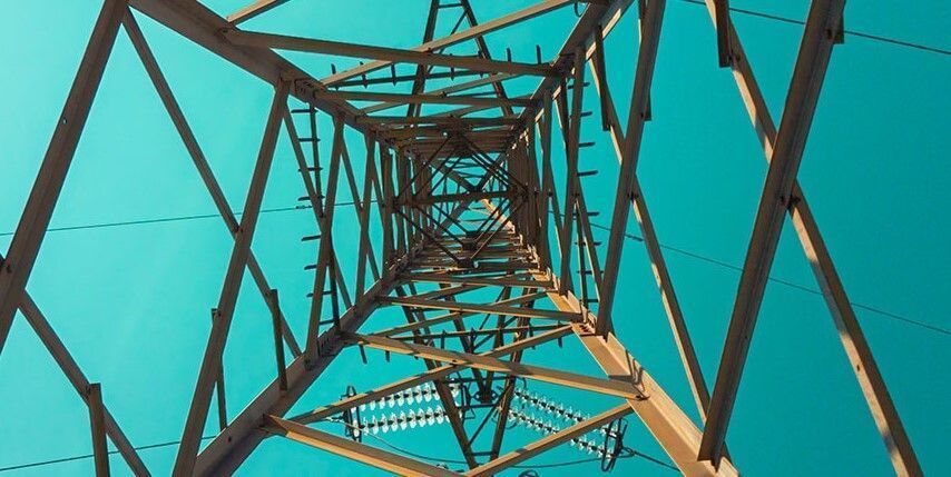 Propuestas de las comercializadoras eléctricas ante “el escenario actual de crisis energética y senda alcista de precios”