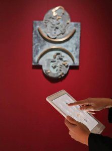 Leds C4 colabora en la apertura de un laboratorio lumínico vinculado al arte 