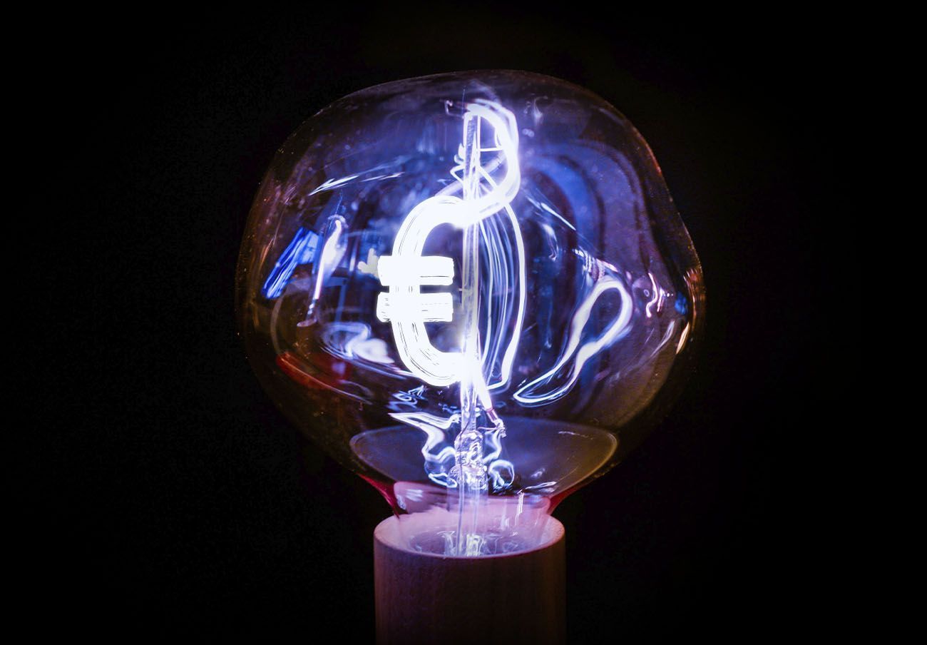 La factura de la luz subió casi un 50 % en mayo, según los datos de Facua