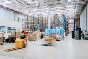 ABB E-mobility abre su mayor planta de producción de cargadores rápidos de CC en Italia