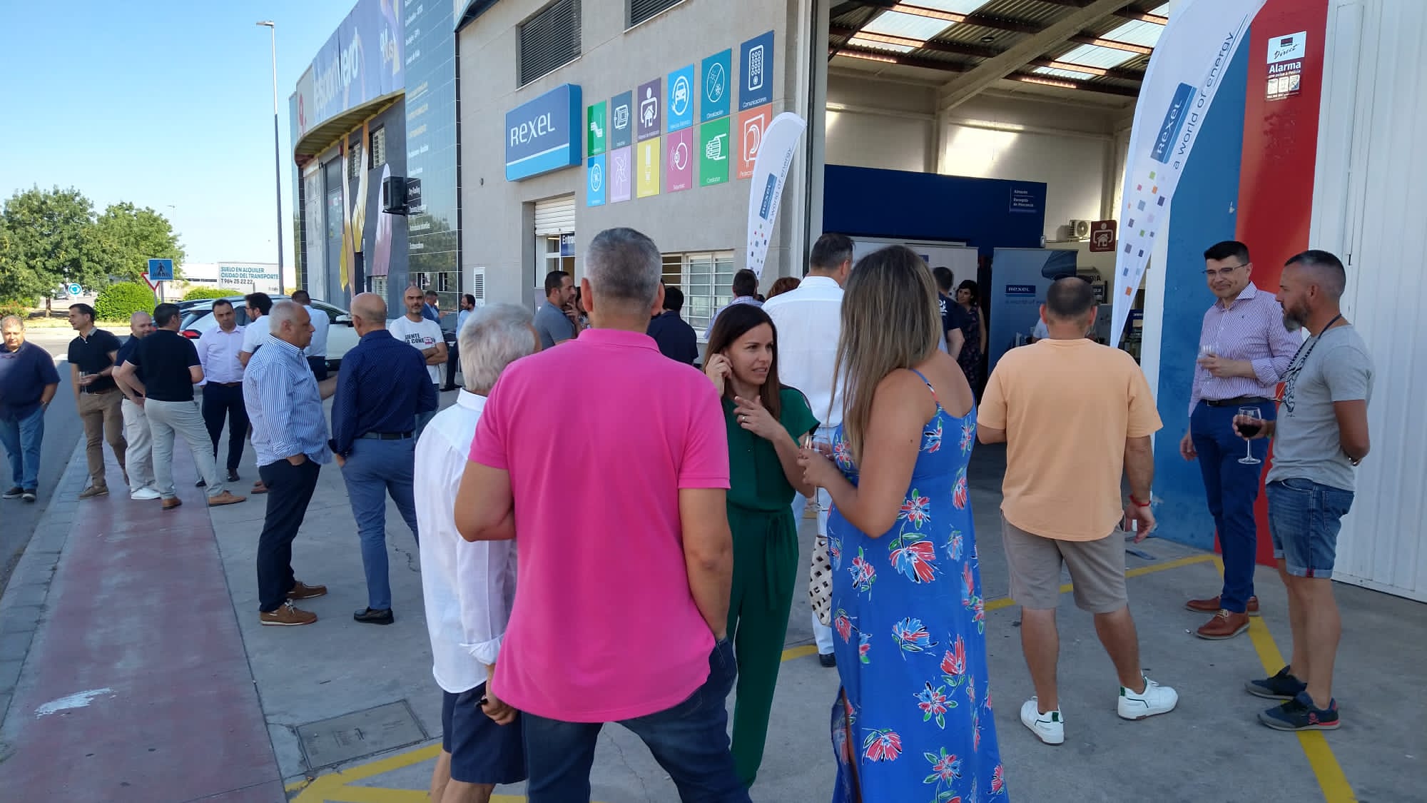 Rexel inaugura sus nuevas instalaciones en Castellón, ante más de 130 invitados