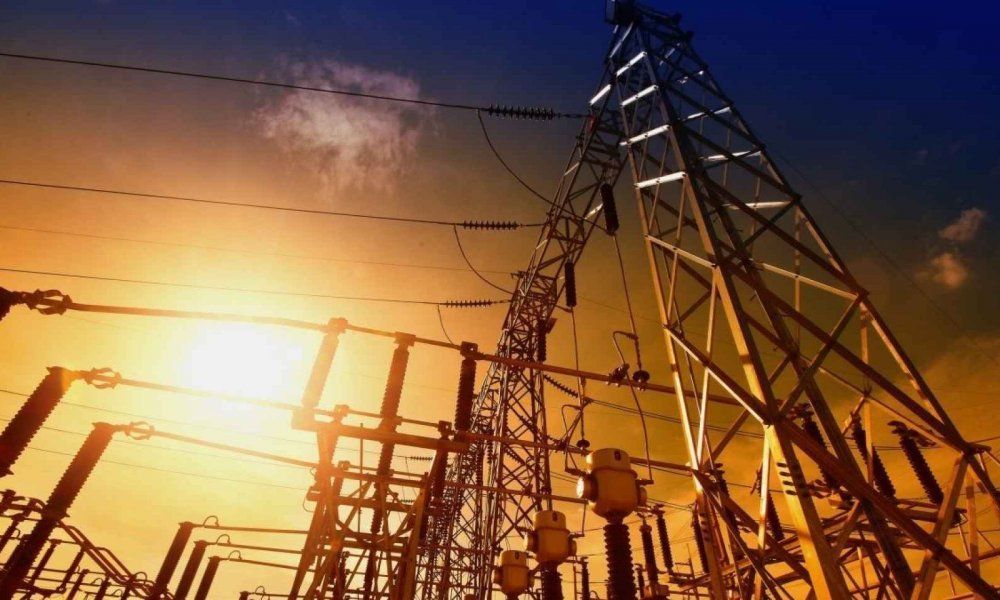 La CNMC quiere aliviar la presión financiera de las comercializadoras eléctricas los elevados precios