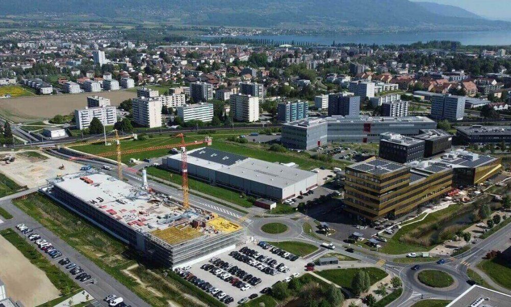 Eaton cargará hasta 350 vehículos eléctricos gracias a una microrred inteligente conectada a la fotovoltaica