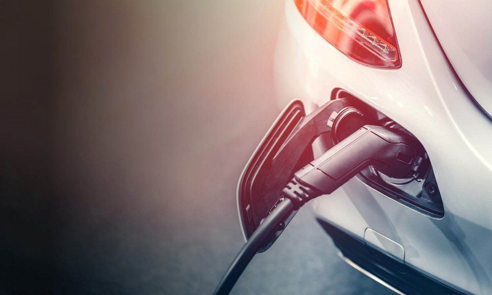 El futuro de la movilidad eléctrica en España: en riesgo por la falta de cargadores e incentivos