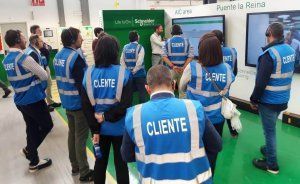 Un momento de la visita a la fábrica