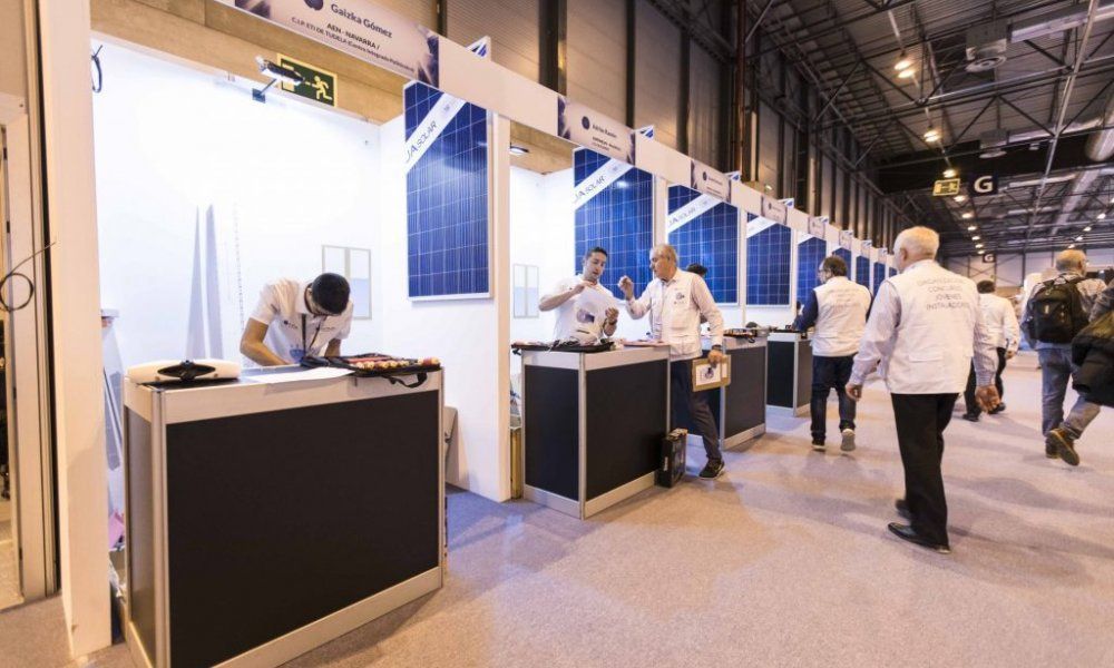 Fenie y los patrocinadores del Concurso de Jóvenes Instaladores ceden el material del mismo a los centros participantes