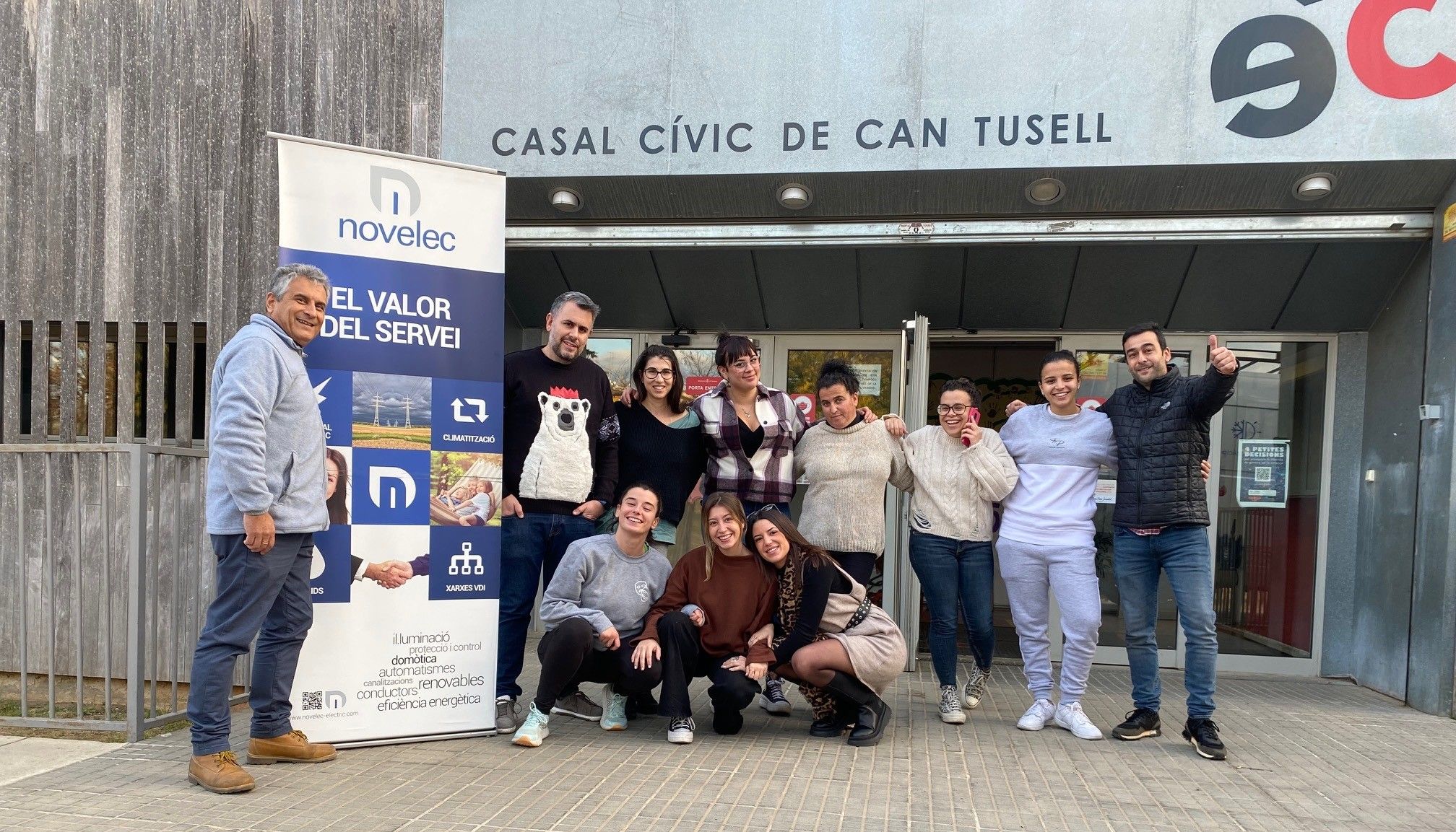 Grupo Novelec dona una treintena de ordenadores a la ONG La Fàbrica