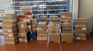 Grupo Novelec dona una treintena de ordenadores a la ONG La Fàbrica