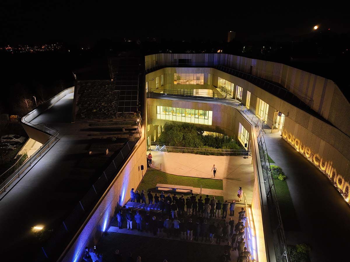 Dinuy celebra su 75 aniversario con la distribución de material eléctrico