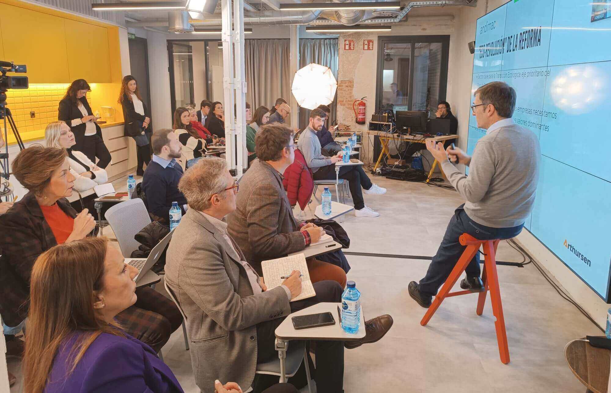 El sector de la reforma y rehabilitación cayó un 1,4 % en 2022