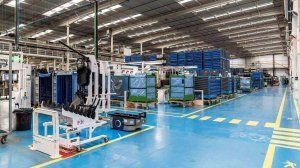 Omron y Grupo Antolín automatizan la carga y el transporte de componentes de vehículos