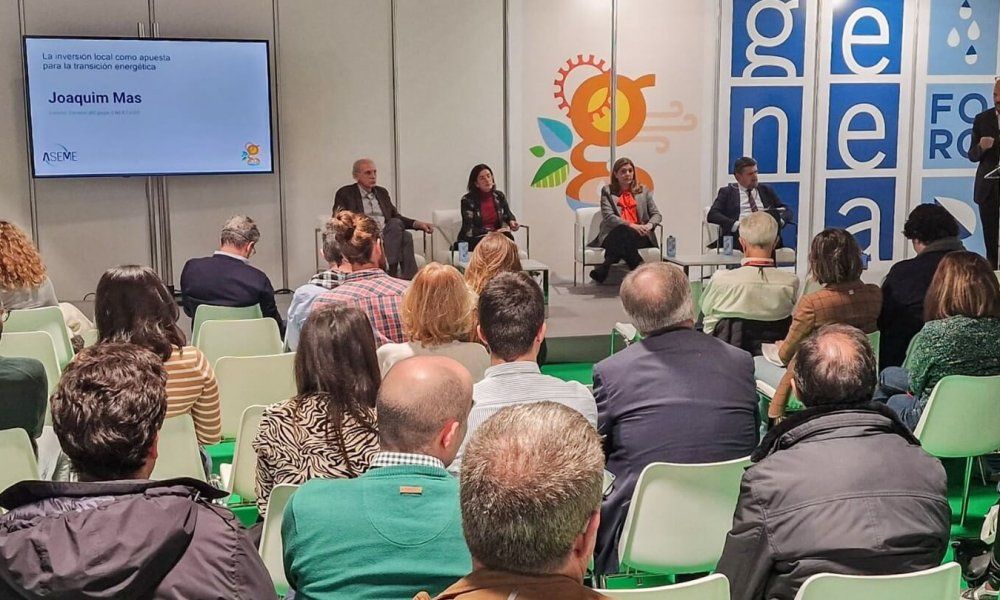 La Asociación de Empresas Eléctricas debate sobre la inversión local como apuesta para la transición