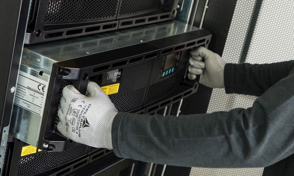 ABB prima la eficiencia con su nuevo sistema de alimentación ininterrumpida