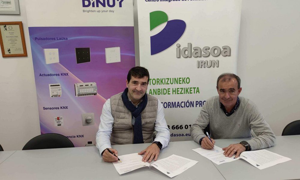 Dinuy firma un acuerdo de colaboración con el Centro de formación profesional del Bidasoa