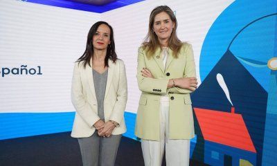 Beatriz Corredor, presidenta de Redeia, a la izquierda, y Sara Aagesen, secretaria de estado de Energía, a la derecha