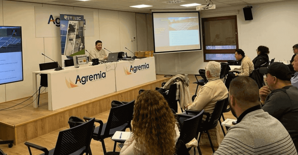 Retelec congrega a instaladores de Agremia en una jornada sobre innovación en autoconsumo fotovoltaico