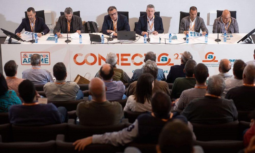 Un momento de la asamblea general de Apeme