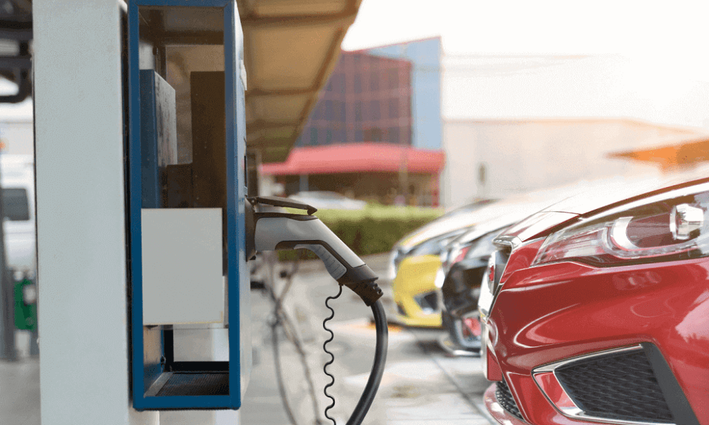 El 11 % de los turismos matriculados hasta marzo corresponden a modelos electrificados