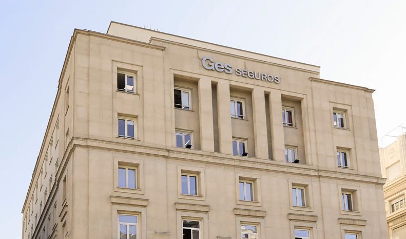 Dinuy contribuye al ahorro de energía en el edificio GES Seguros de Madrid.