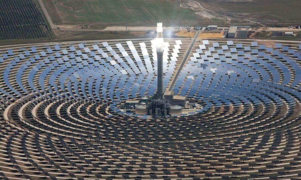 Claner y Aemer debaten sobre renovables y empleo local en Sevilla