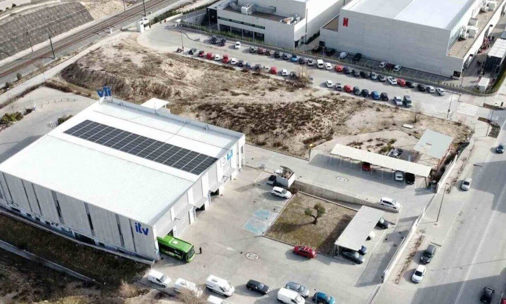 TÜV SÜD y Endesa acuerdan un plan para instalar placas solares en las estaciones de ITV