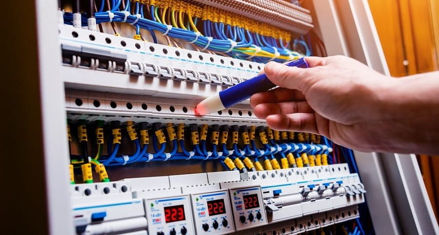 Apiem quiere reducir la carga administrativa y los plazos en la legalización de instalaciones eléctricas