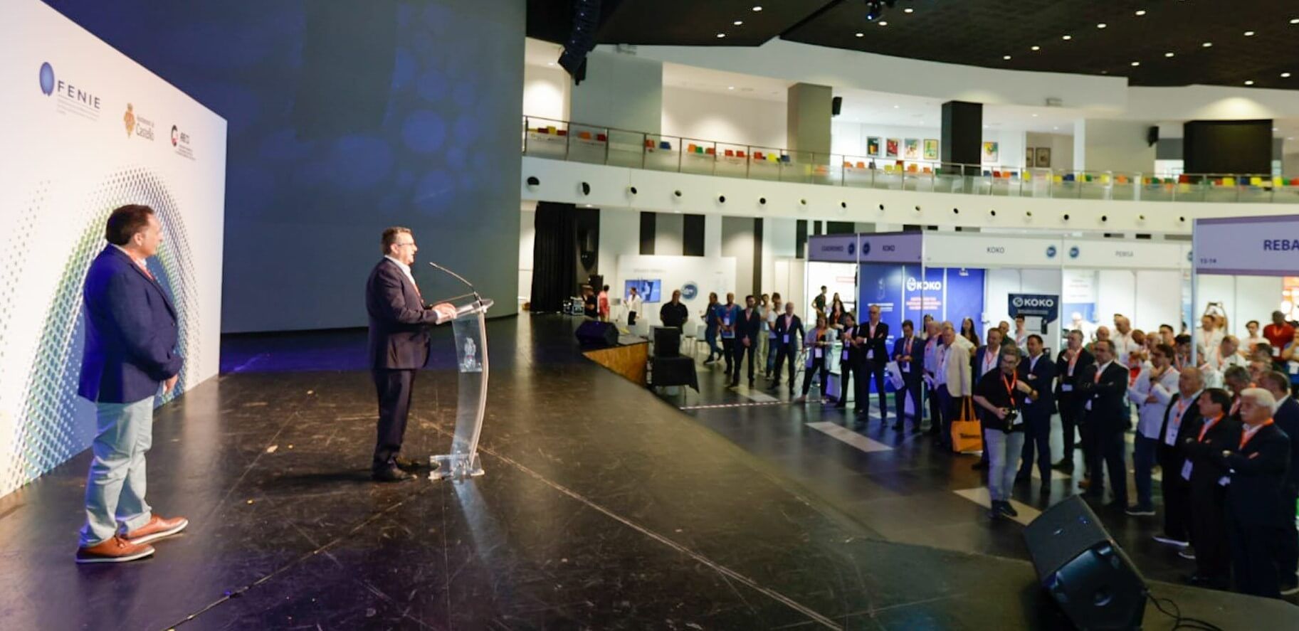 El presidente de Fenie se dirige a los asistentes en la inauguración del evento