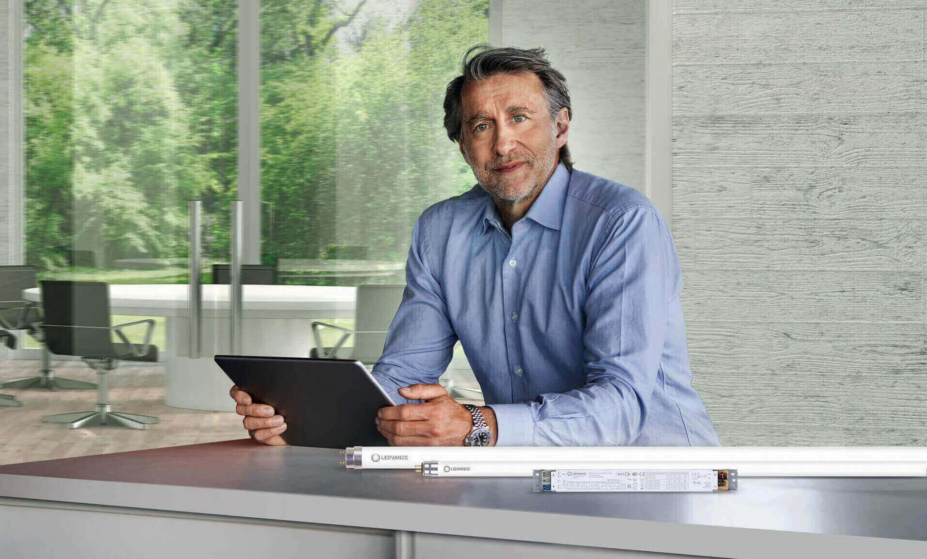 Nuevo sistema externo de tubo LED para lograr una eficiencia del 60 % en el reemplazo a la fluorescencia