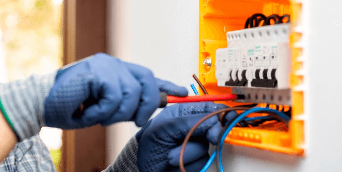 Reconexión automática y verificación de no rearme, factores imprescindibles en un protector de sobretensiones