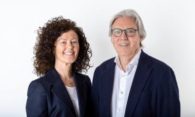 Montserrat Bayés asume esta semana la dirección general de Hager España. En la imagen, junto a Lluís Garriga