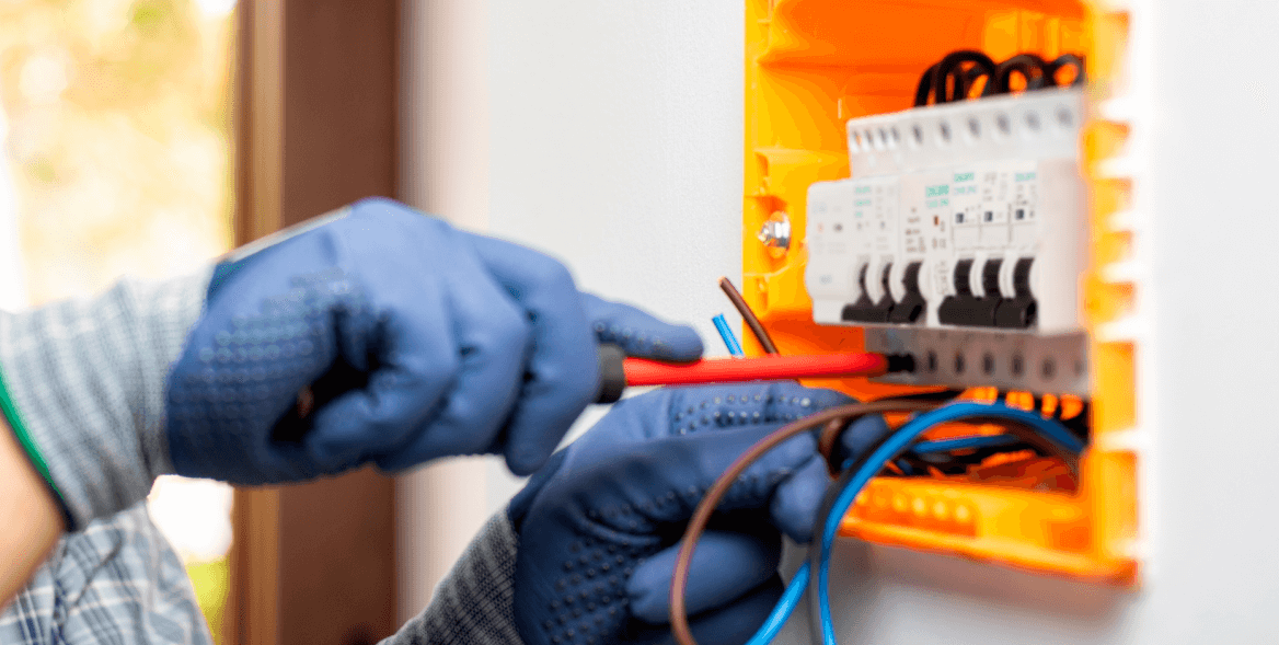 Reconexión automática y verificación de no rearme, factores imprescindibles en un protector de sobretensiones