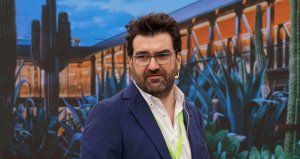 “En pocos años, el mercado va a sufrir una profunda transformación con actores mucho más fuertes, que crecerán mucho”, Javier Arbués, director de Distribución de Schneider Electric