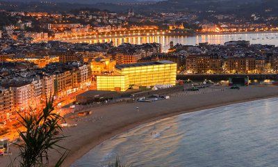 Panorámica del Palacio de Congresos Kursaal y San Sebastián, sede del 33 Congreso de Conaif