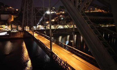 Televés ilumina el puente Luís I, símbolo de la ciudad de Oporto