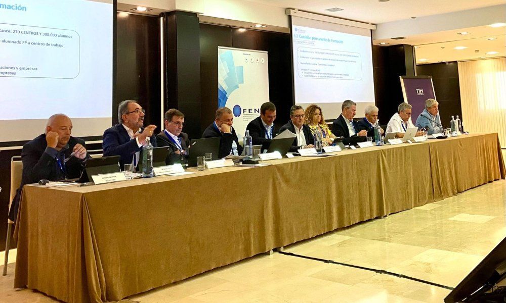 70 representantes de los instaladores participan en la última reunión de la junta directiva de Fenie