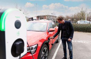 Un paso más hacia la electrificación: Instalación de puntos de recarga en comunidades de vecinos