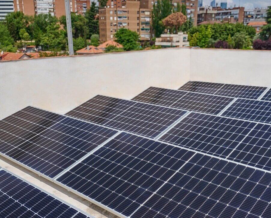 Una instalación promedio de autoconsumo doméstico supone una inversión de 6.646 euros y se amortiza en 6 años