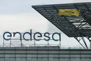 Greenpeace pide a la CNMC que intervenga para evitar el bloqueo de las eléctricas al autoconsumo colectivo