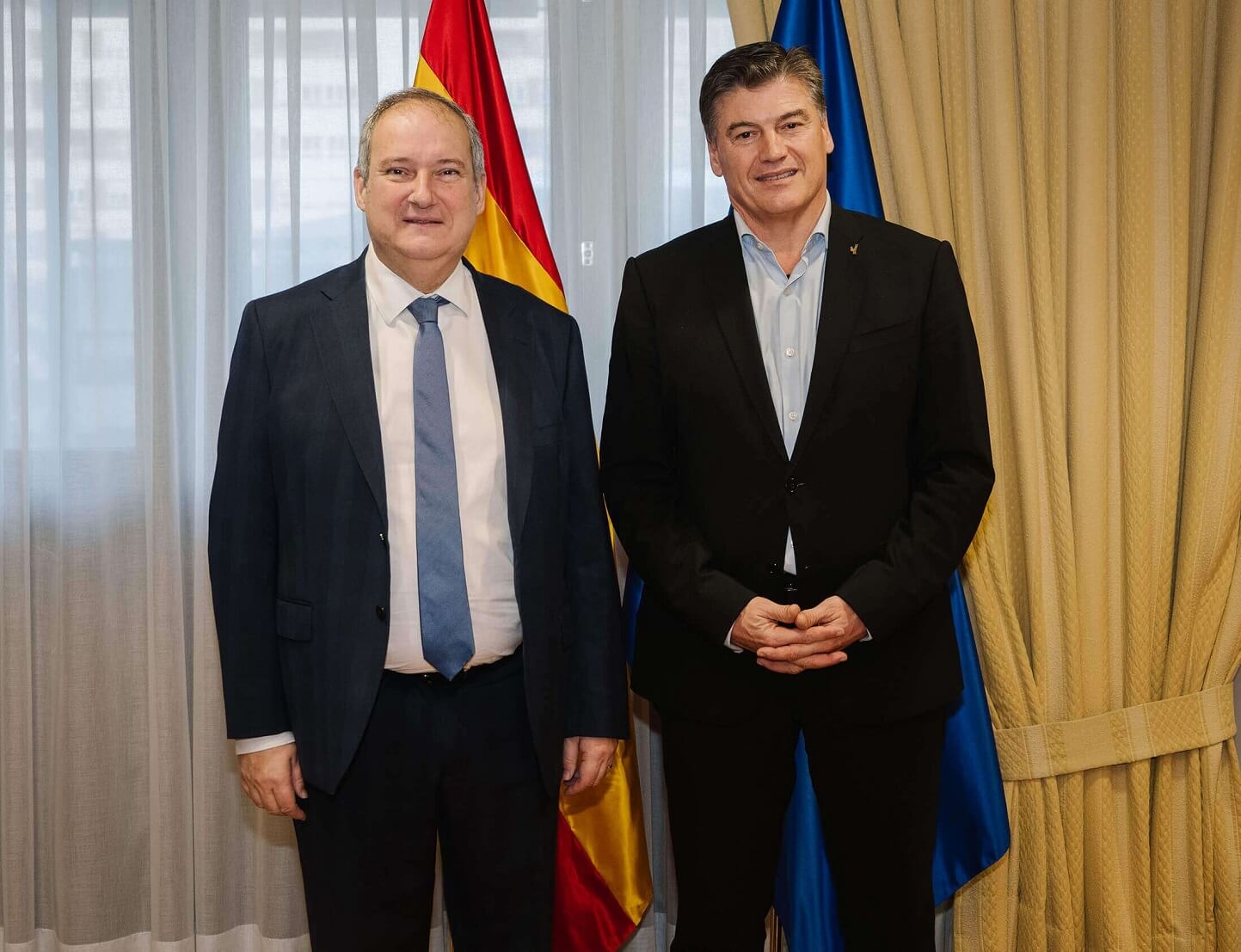 La PMcM se reúne con el ministro de Industria y le pide que se agilice el reglamento de la facturación electrónica