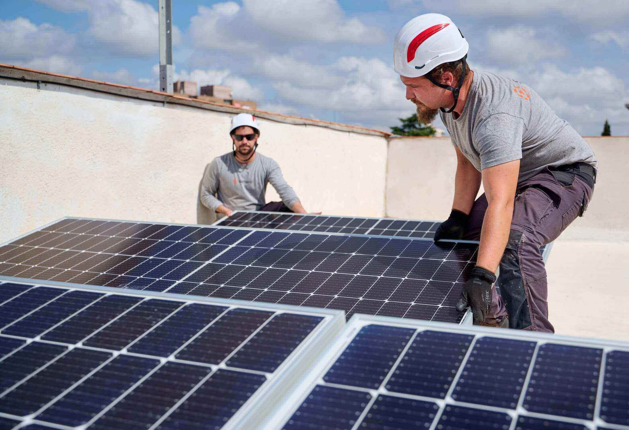 Un informe de Samara Energy concluye que el autoconsumo ya ahorra 1.000 euros al año en cada hogar