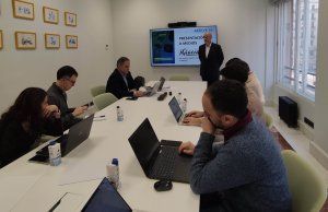 Una Estrategia para que dentro de un año uno de cada cinco vehículos vendidos sea eléctrico