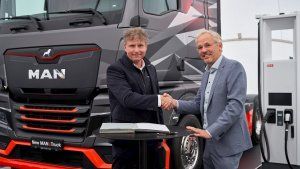 MAN y ABB E-mobility firman un acuerdo de colaboración técnica y cooperación en I+D