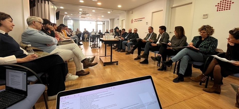 Análisis de los frenos al autoconsumo colectivo en las comunidades de propietarios