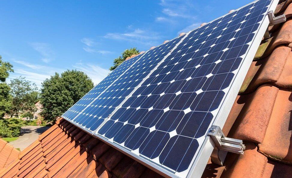 El sector del autoconsumo demanda regulación y señala retos para 2024: el autoconsumo colectivo, el almacenamiento y el gestor del autoconsumo