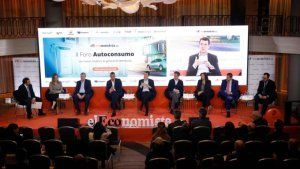 El sector del autoconsumo demanda regulación y señala retos para 2024: el autoconsumo colectivo, el almacenamiento y el gestor del autoconsumo